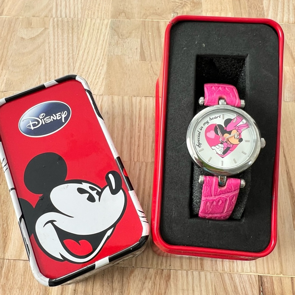 SII Seiko Disney Minnie Mouse pink heart watch NEW BATTERY